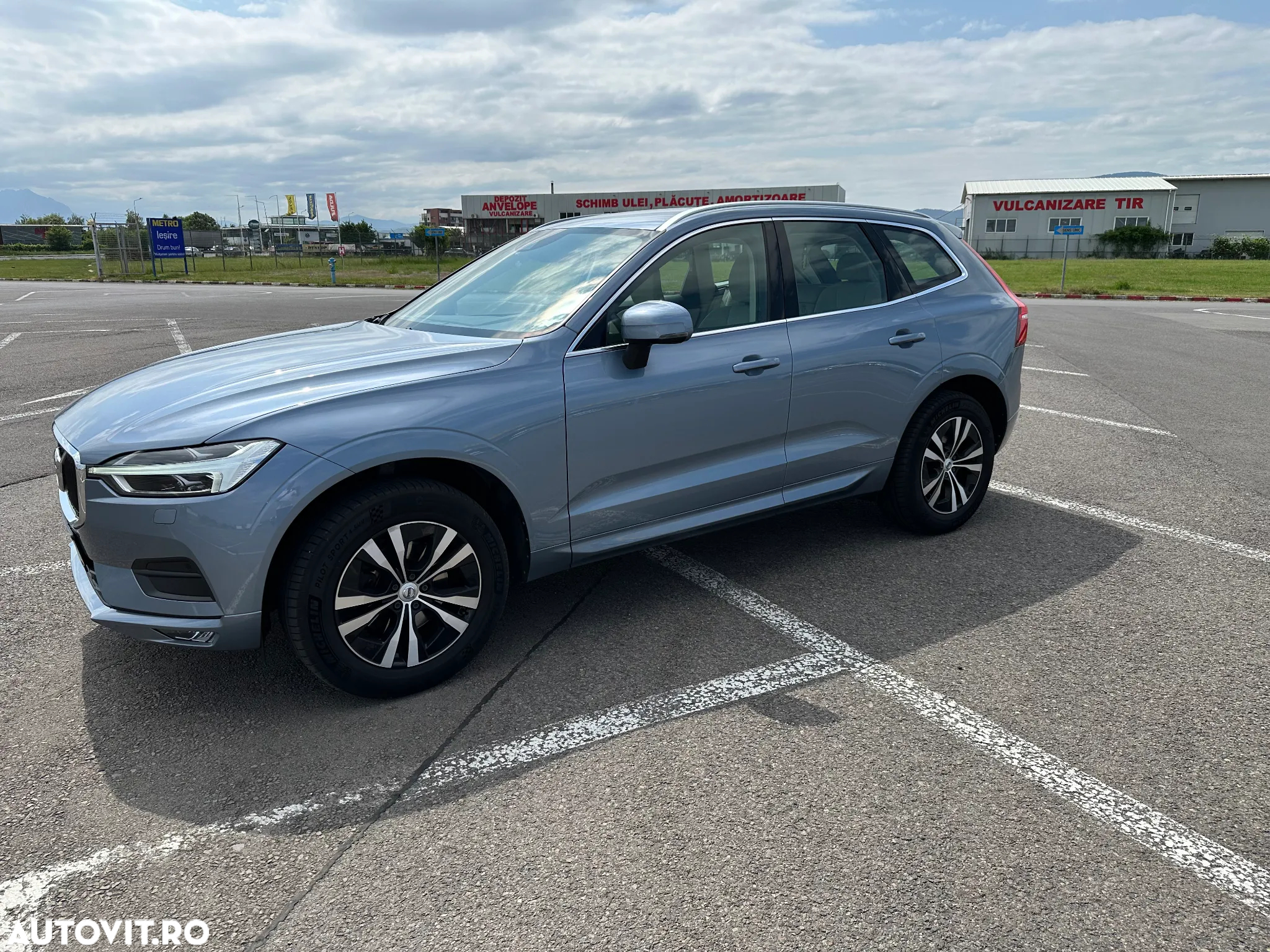 Volvo XC 60 D4 Momentum Pro - 4