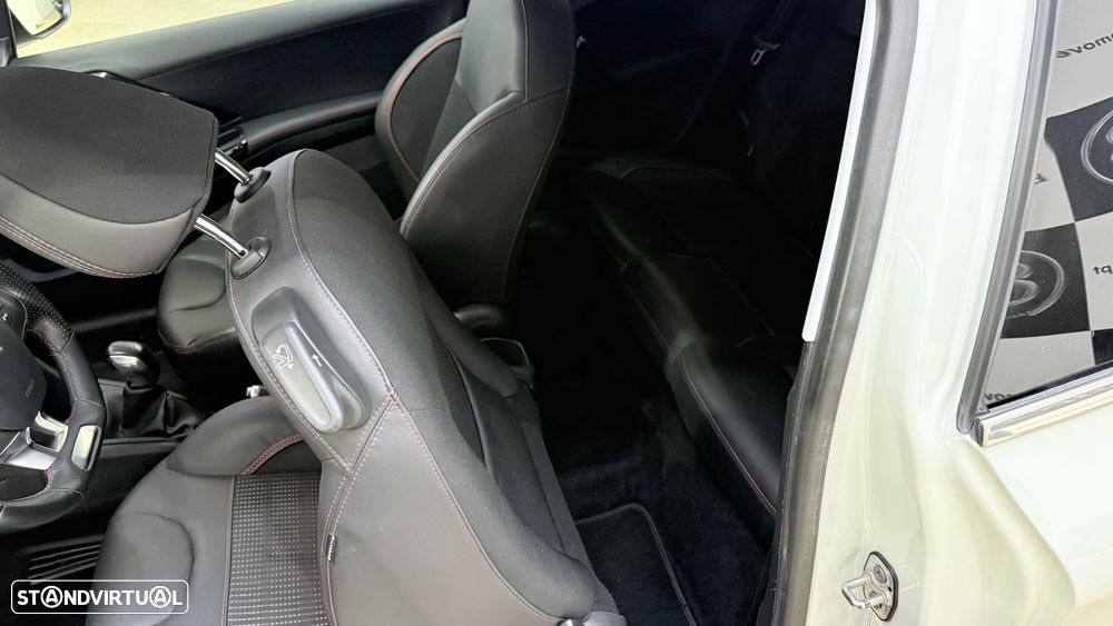 Peugeot 208 1.2 PureTech GT Line - 23