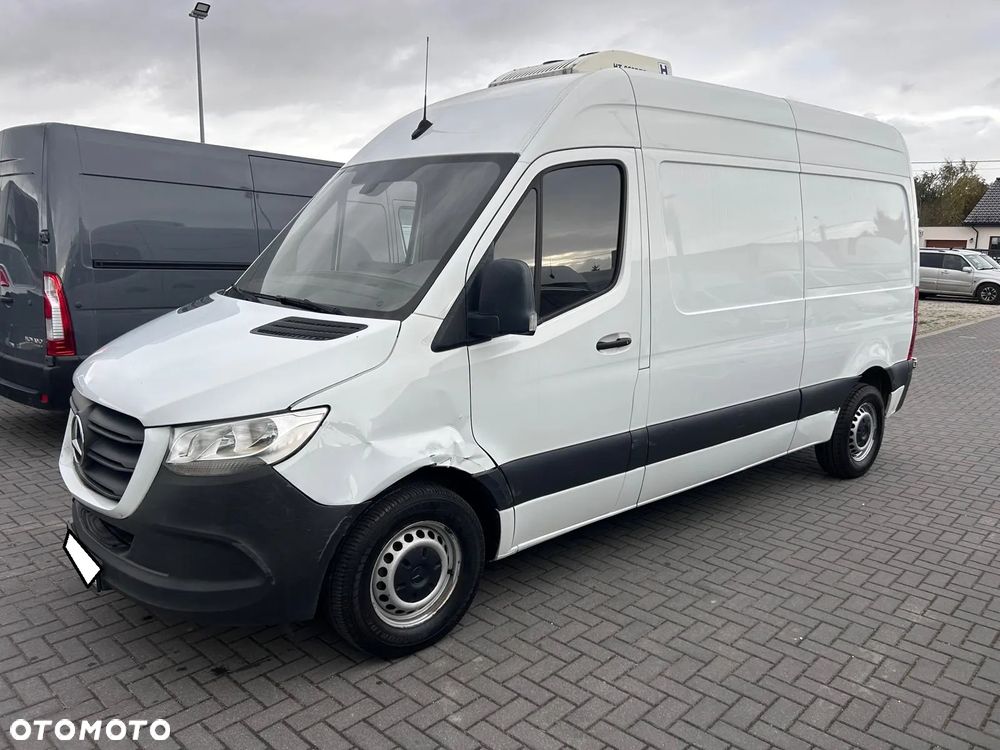 Mercedes-Benz Sprinter - 11