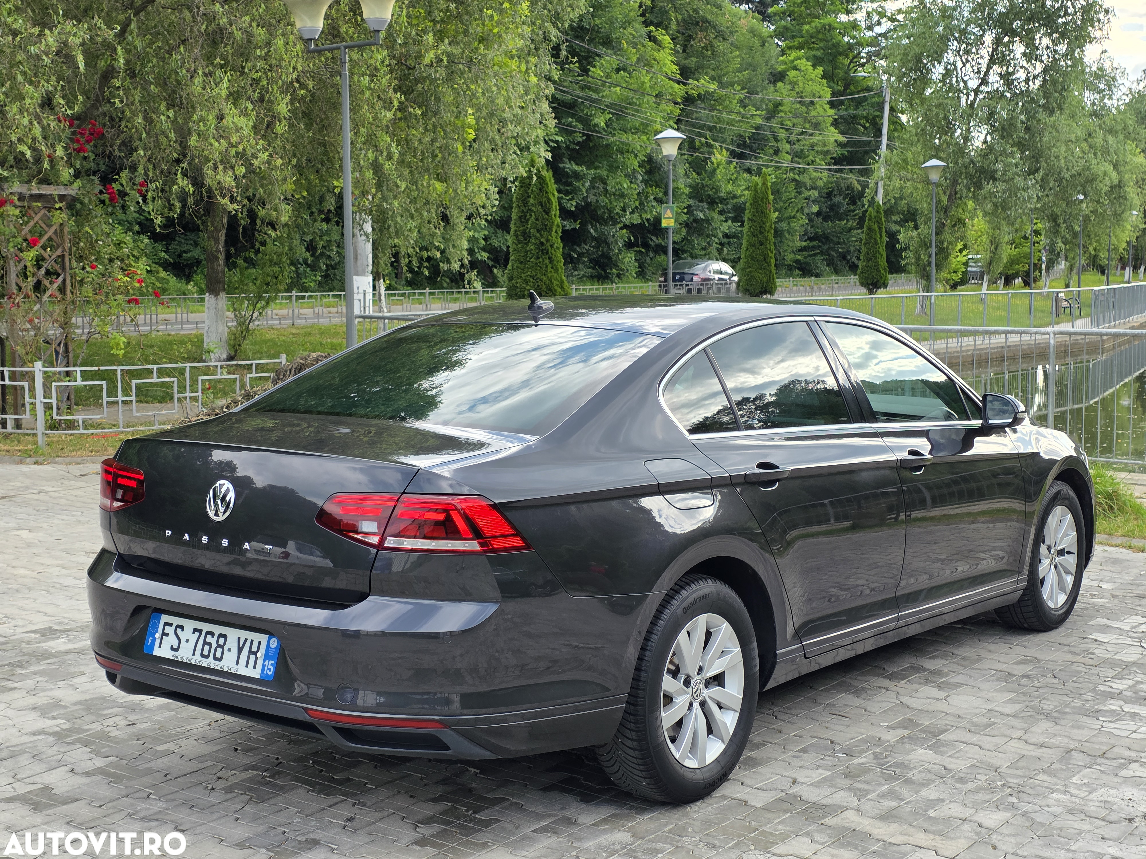 Volkswagen Passat - 33