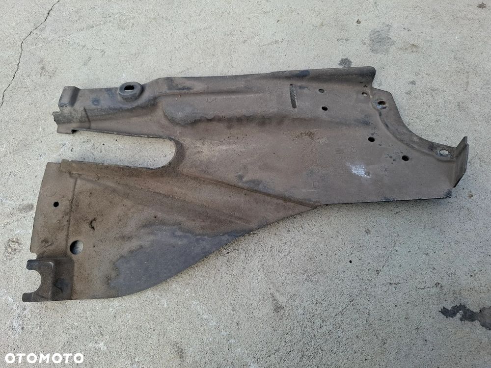Osłona Obudowa Płyta Podwozia Dolna Prawa Tylna Seat Exeo 3R0825216 - 3