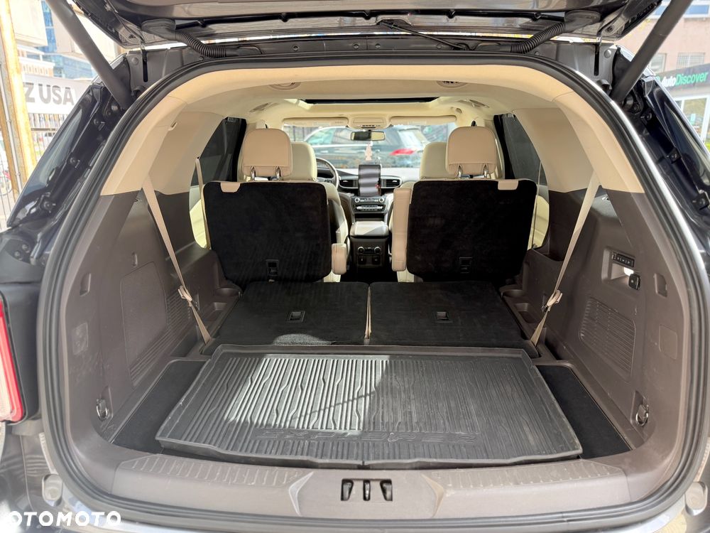 Ford Explorer EcoBoost Plug-in Hybrid ST-LINE - 17