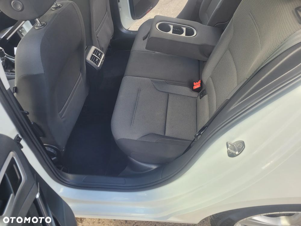 Volkswagen Golf - 19