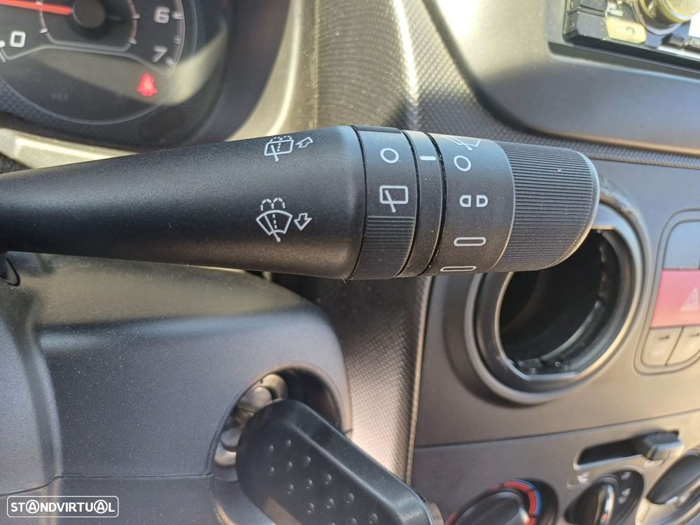 Fiat Fiorino 1.3 M-jet - 31