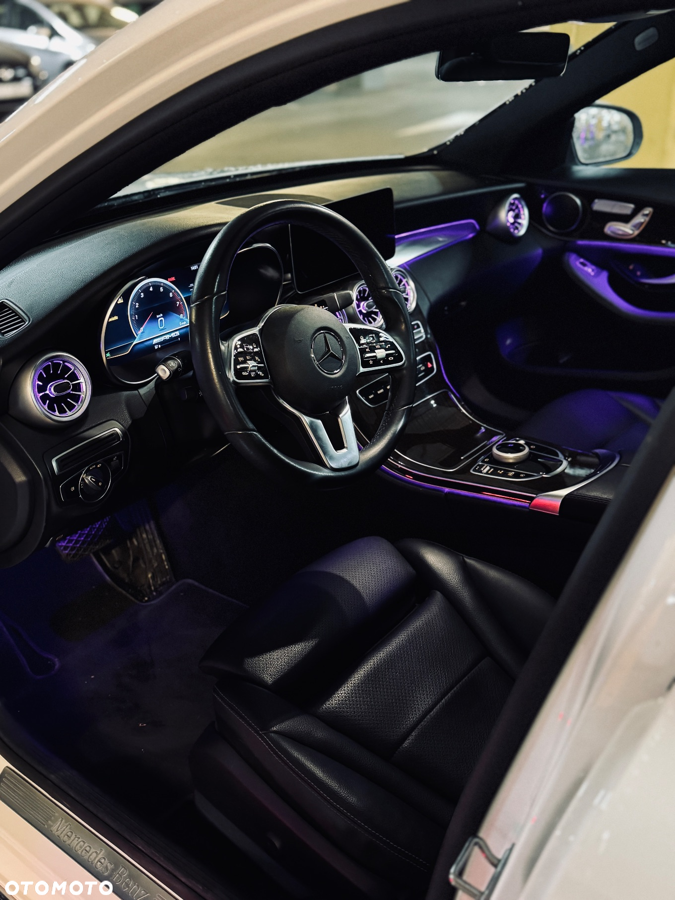Mercedes-Benz Klasa C 300 9G-TRONIC - 9