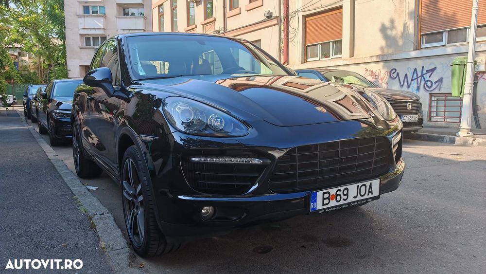 Porsche Cayenne Turbo - 1