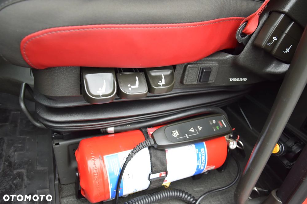 Volvo FH500 / NISKA KABINA / HYDRAULIKA / EURO 6 / ACC / LEDY / ALUFELGI / SERWISOWANY / SPROWADZONY - 22