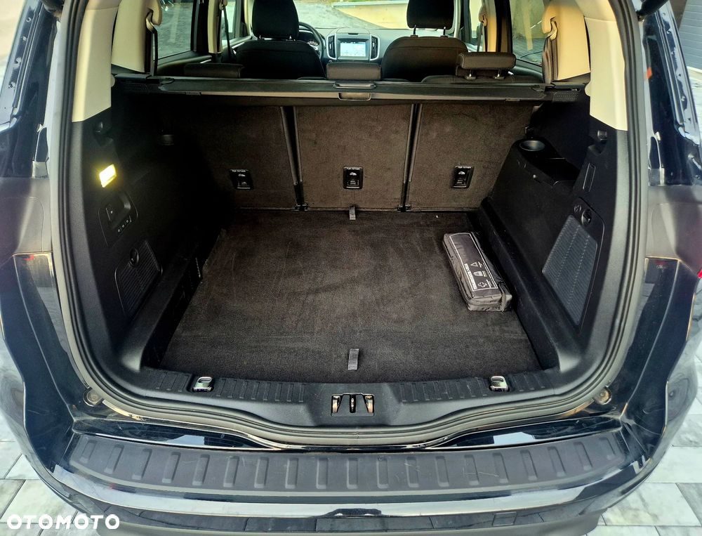 Ford S-Max - 22