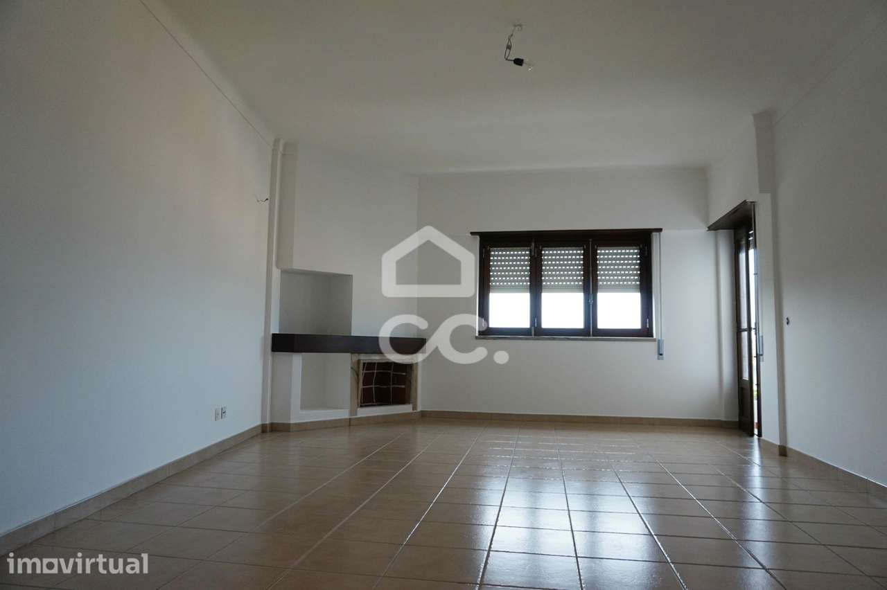 Apartamento T2 , 2º Andar, Bairro Catroga e Gaio, Abrantes - Grande imagem: 3/13