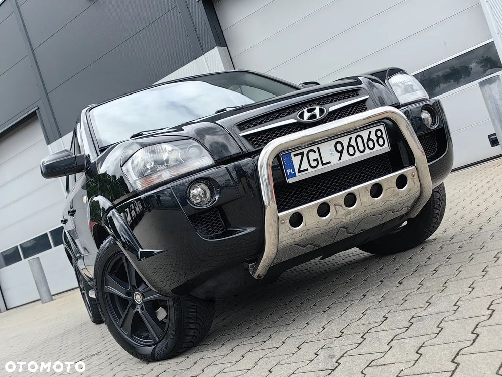 Hyundai Tucson 2.0 Comfort 2WD - 25