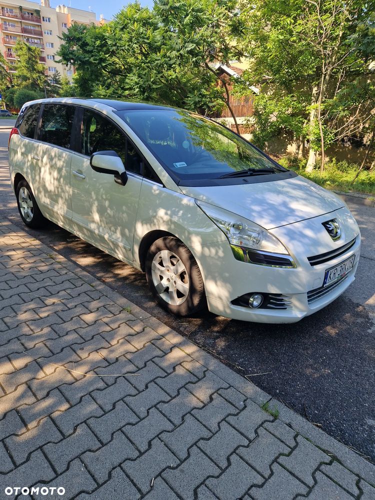 Peugeot 5008 - 8