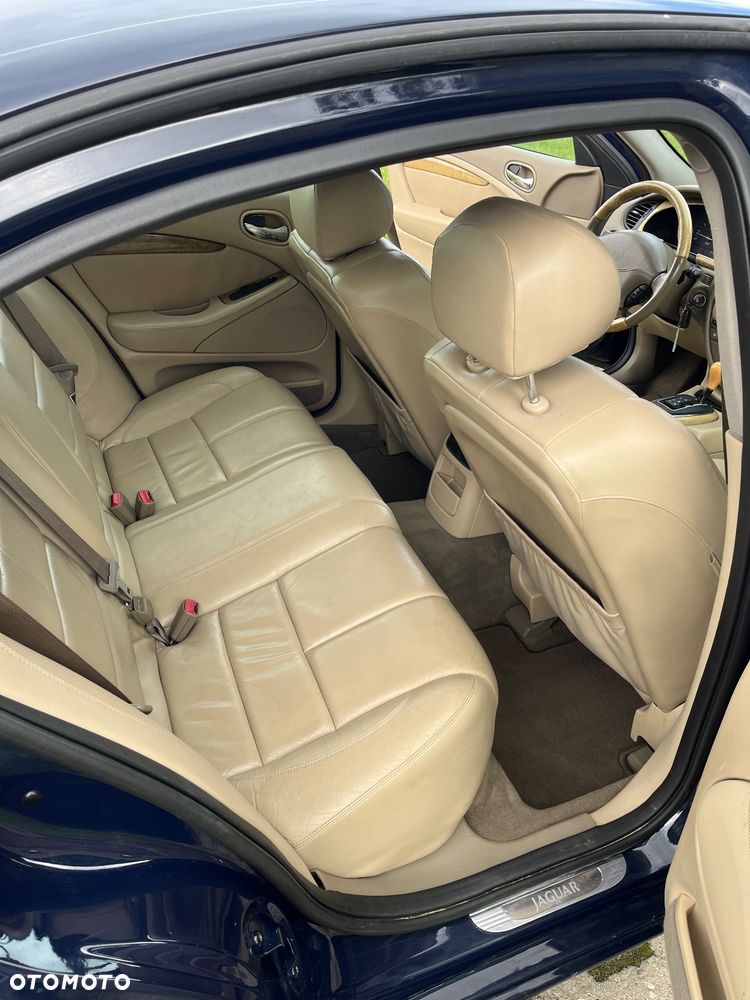 Jaguar S-Type 4.0 V8 - 11