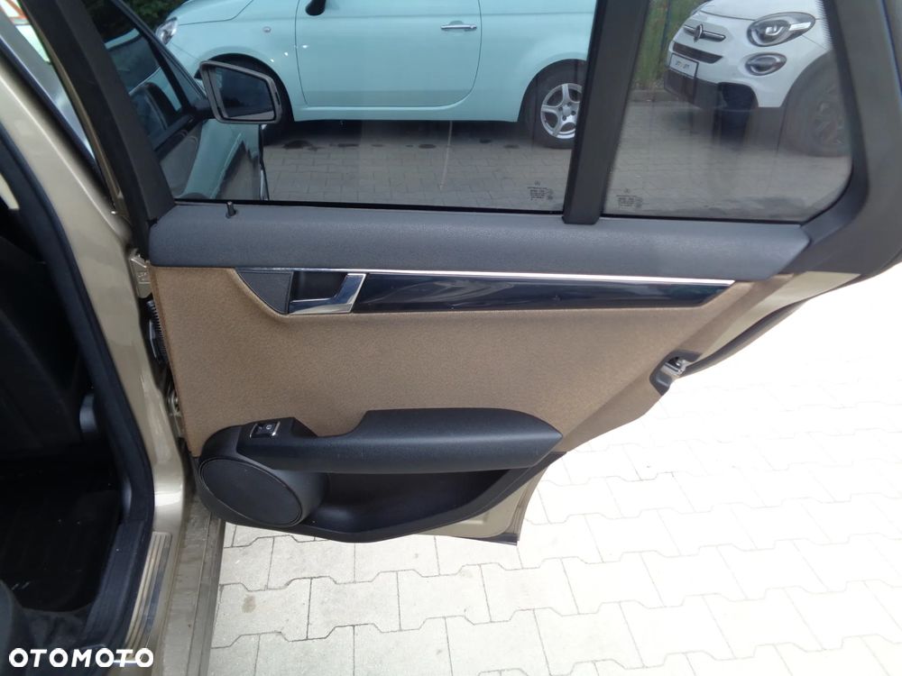 Mercedes-Benz Klasa C 200 CDI DPF Automatik Elegance - 16
