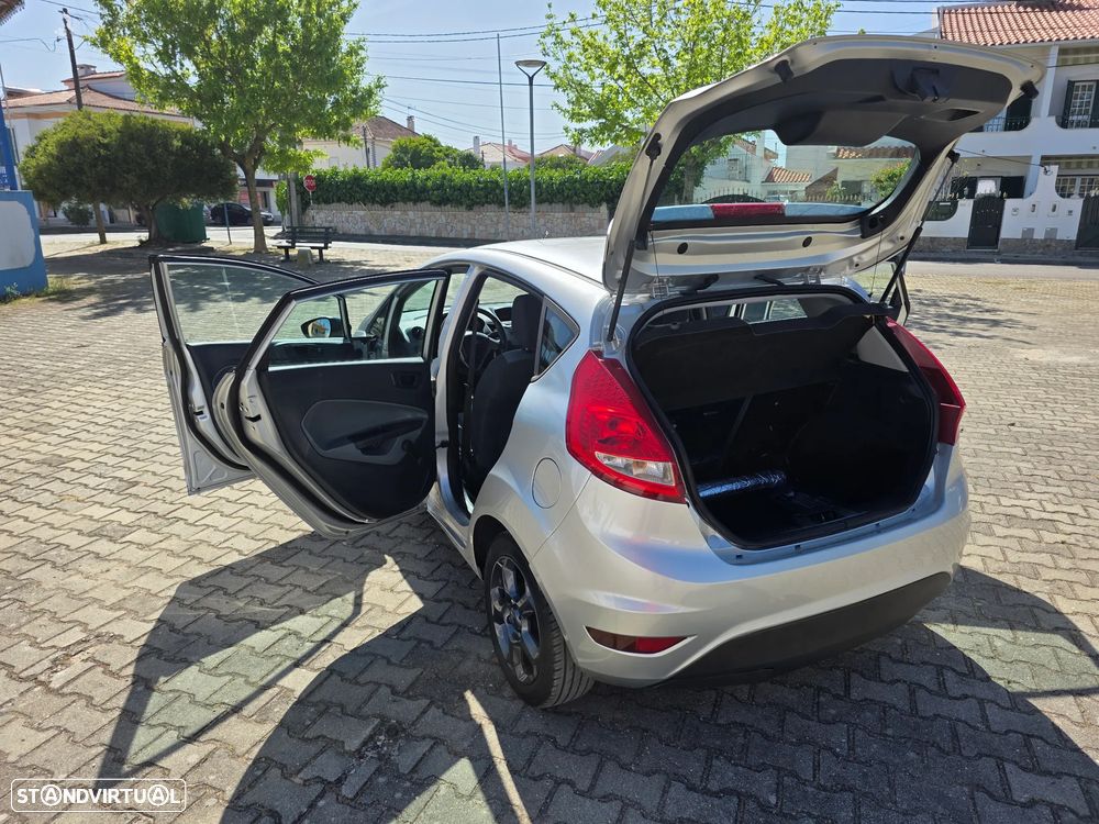 Ford Fiesta 1.25 Techno - 29