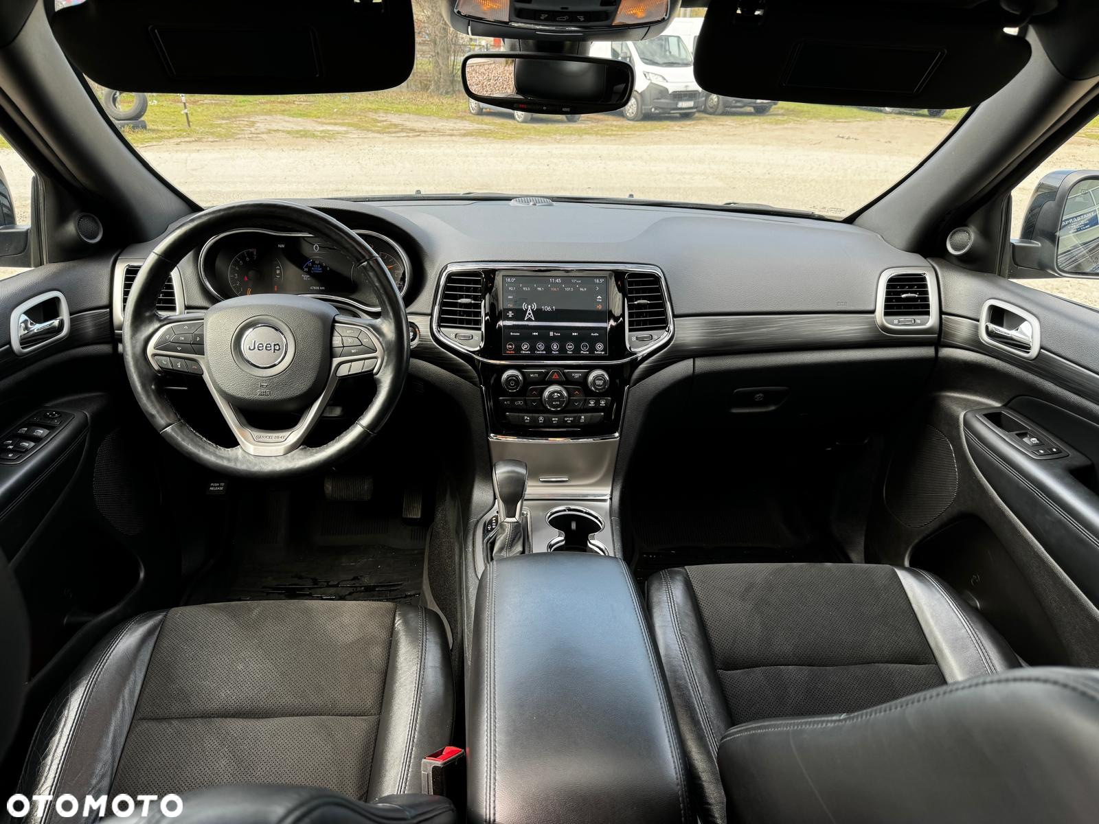 Jeep Grand Cherokee - 21