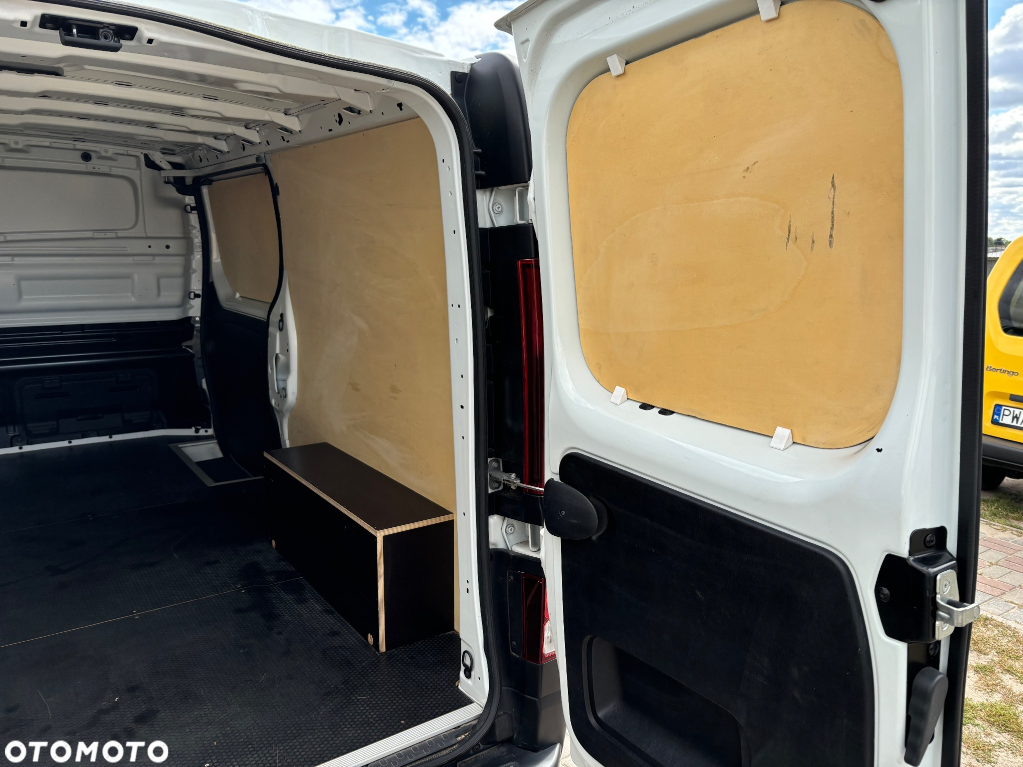 Renault Trafic - 21