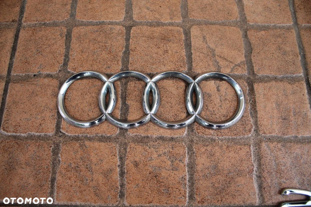 ZNACZEK EMBLEMAT KLAPY AUDI A4 B6 2.5 TDI - 2