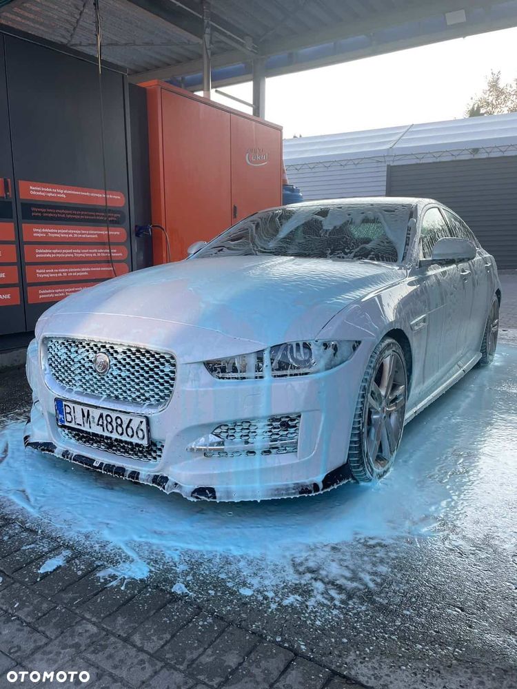 Jaguar XE 2.0 D R-Sport - 1