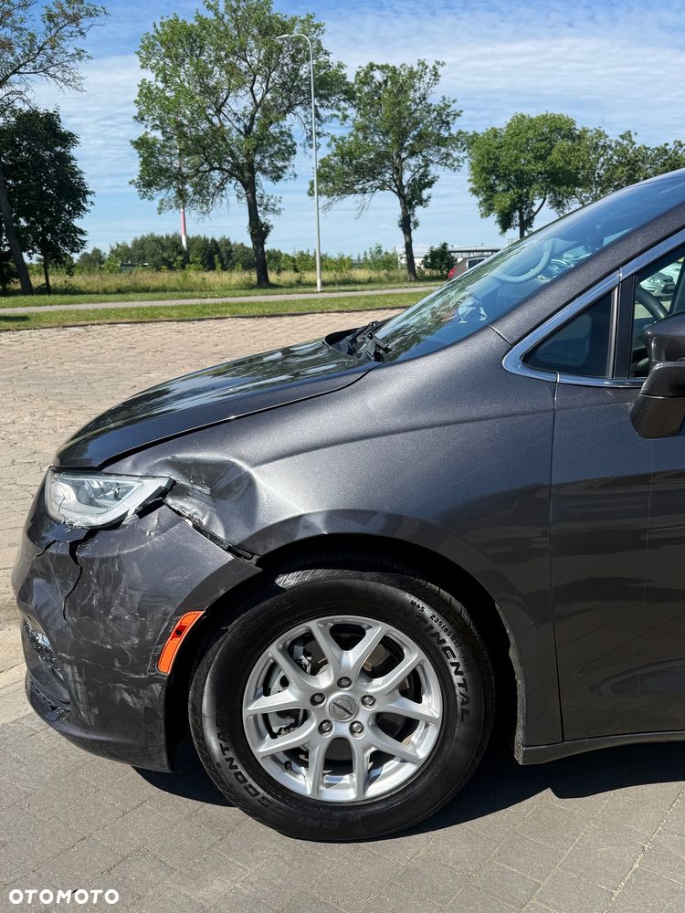 Chrysler Pacifica - 11