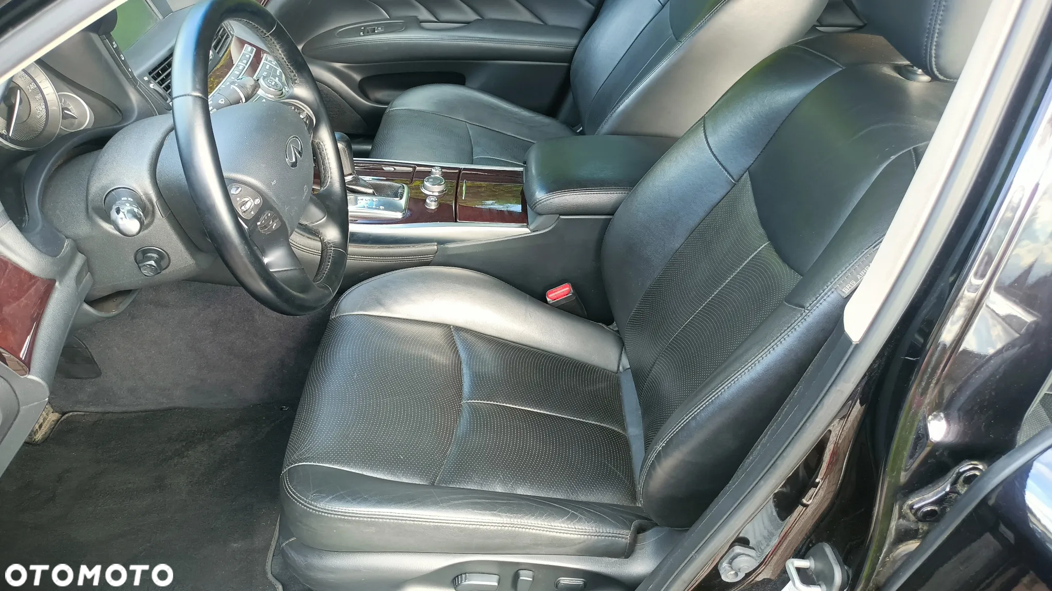 Infiniti Q70 - 5