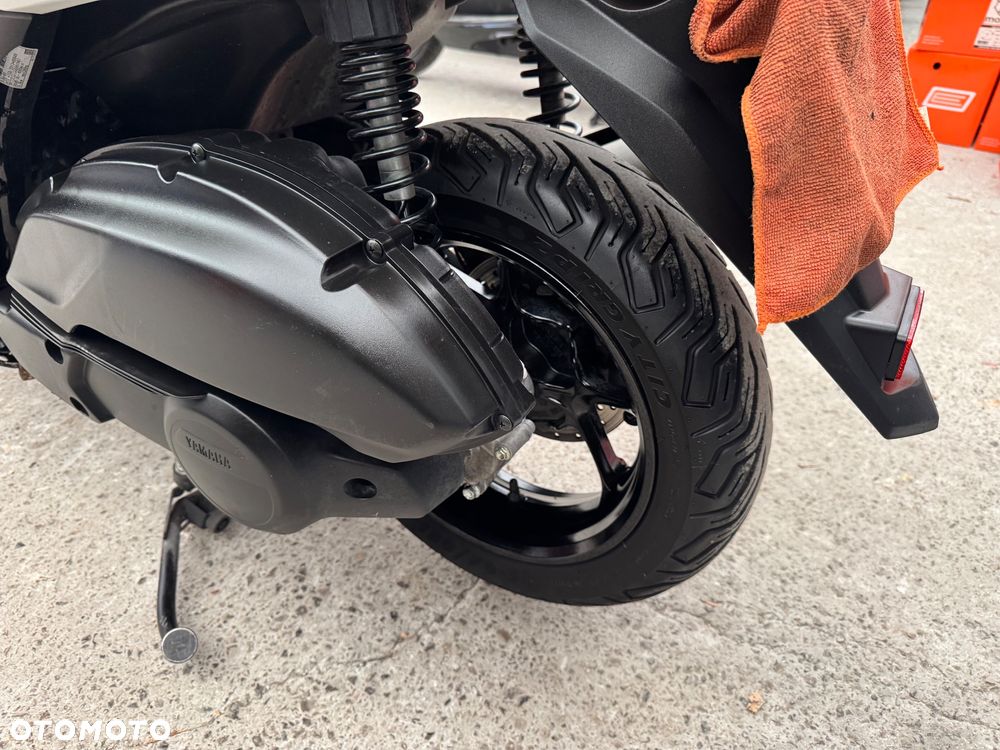 Yamaha NMAX - 16