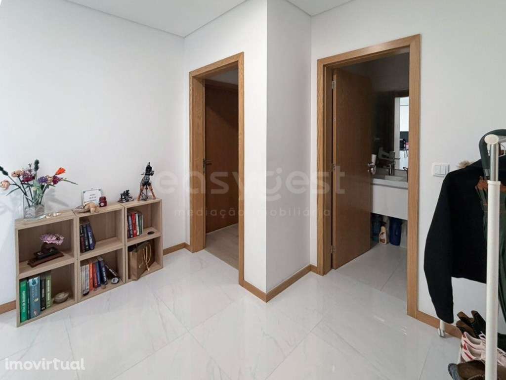 Apartamento T3 com Suite, Varandas e 2 Estacionamentos situado em A... - Grande imagem: 3/18