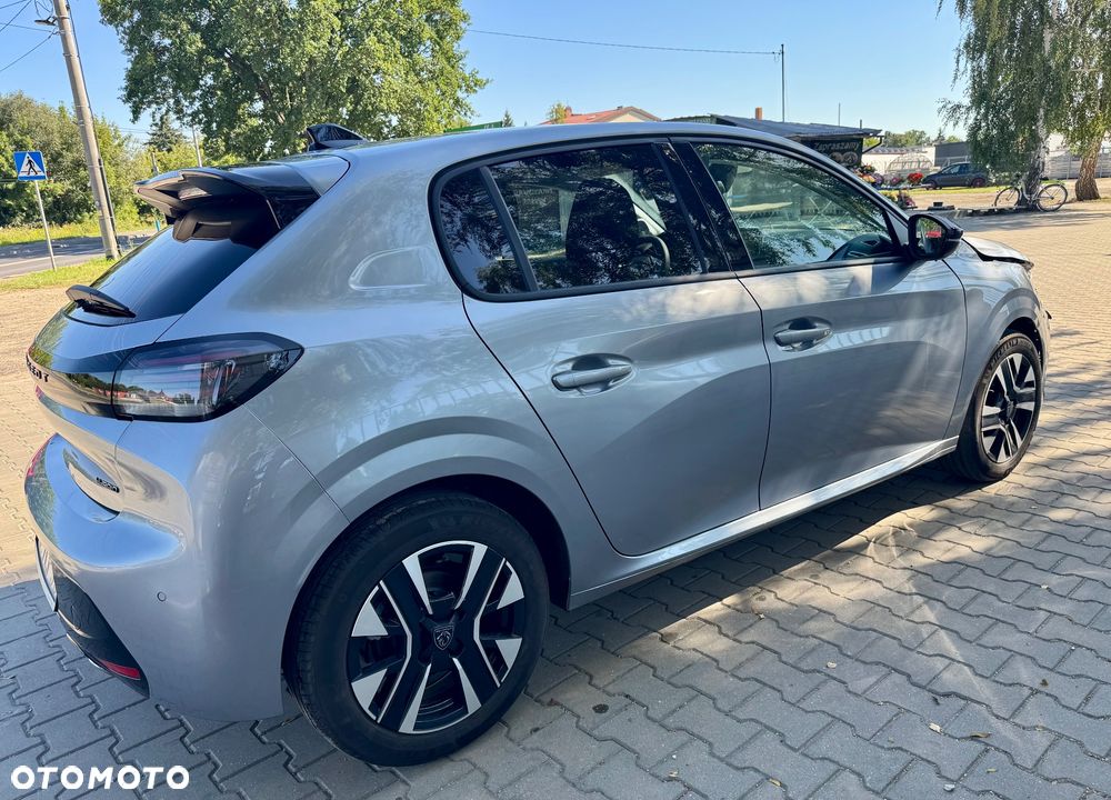 Peugeot 208 1.2 mHEV Allure - 18
