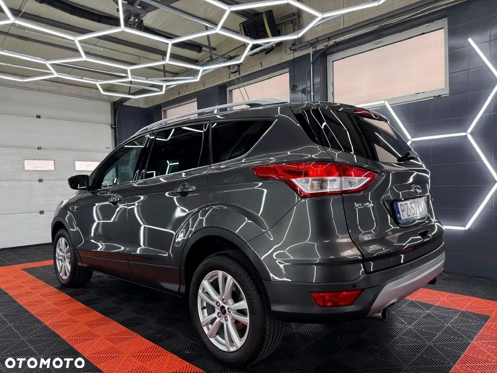 Ford Kuga 1.5 EcoBoost 2x4 Titanium - 10
