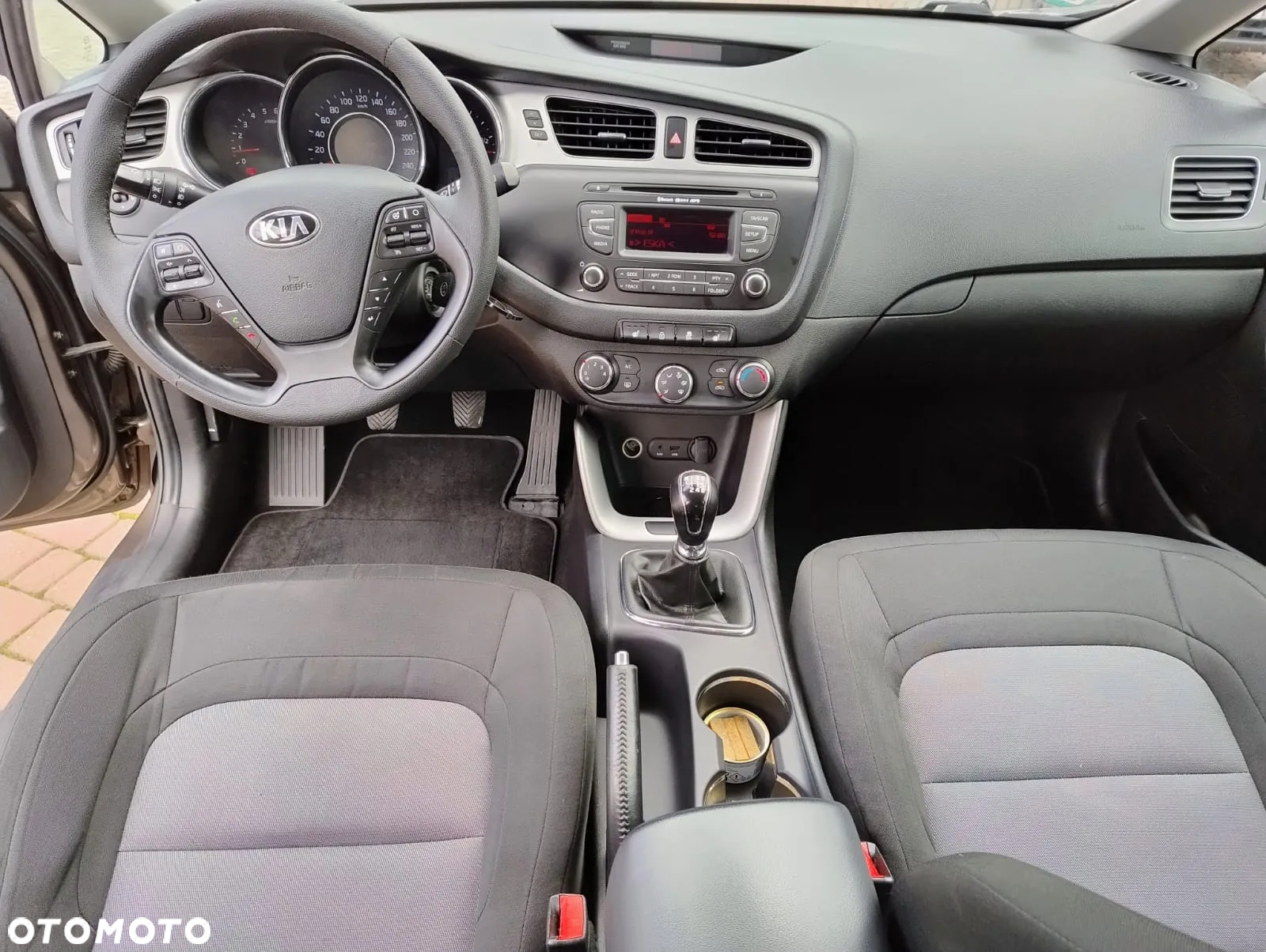 Kia Ceed 1.6 CRDi 128 Dream Team Edition - 9