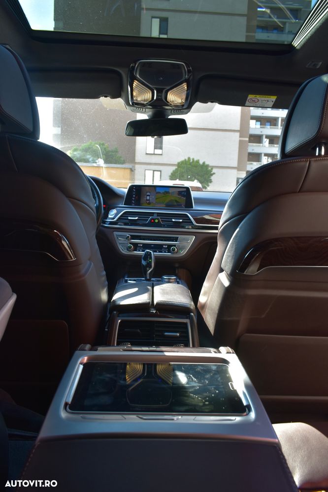 BMW Seria 7 740e iPerformance - 10