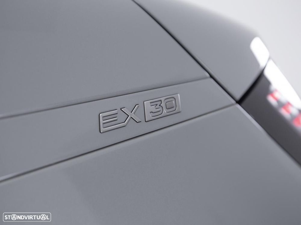 Volvo EX 30 Single Motor Extended Range RWD Core — fotografia 6
