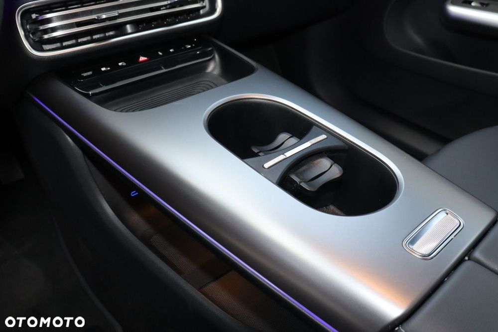 Mercedes-Benz CLA - 13