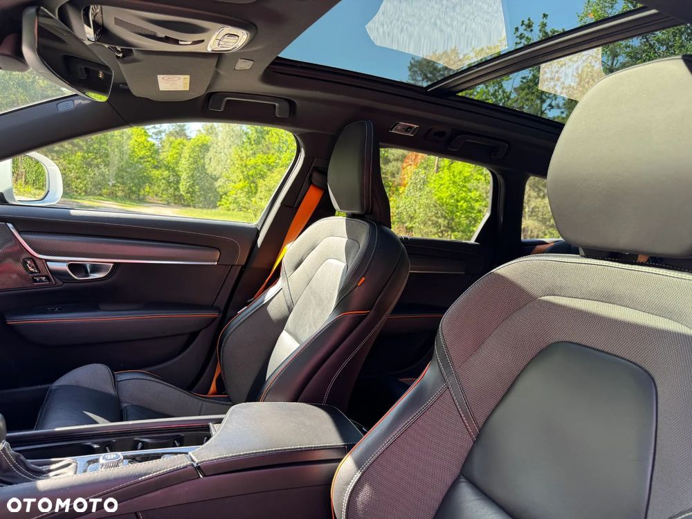 Volvo V90 Cross Country - 18