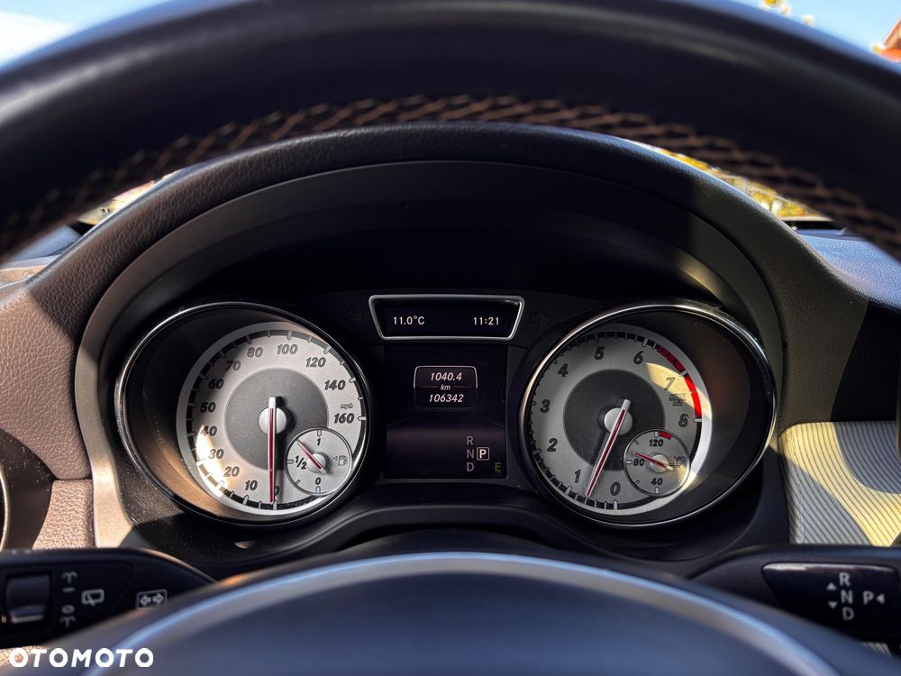 Mercedes-Benz GLA 250 4Matic 7G-DCT AMG Line - 18