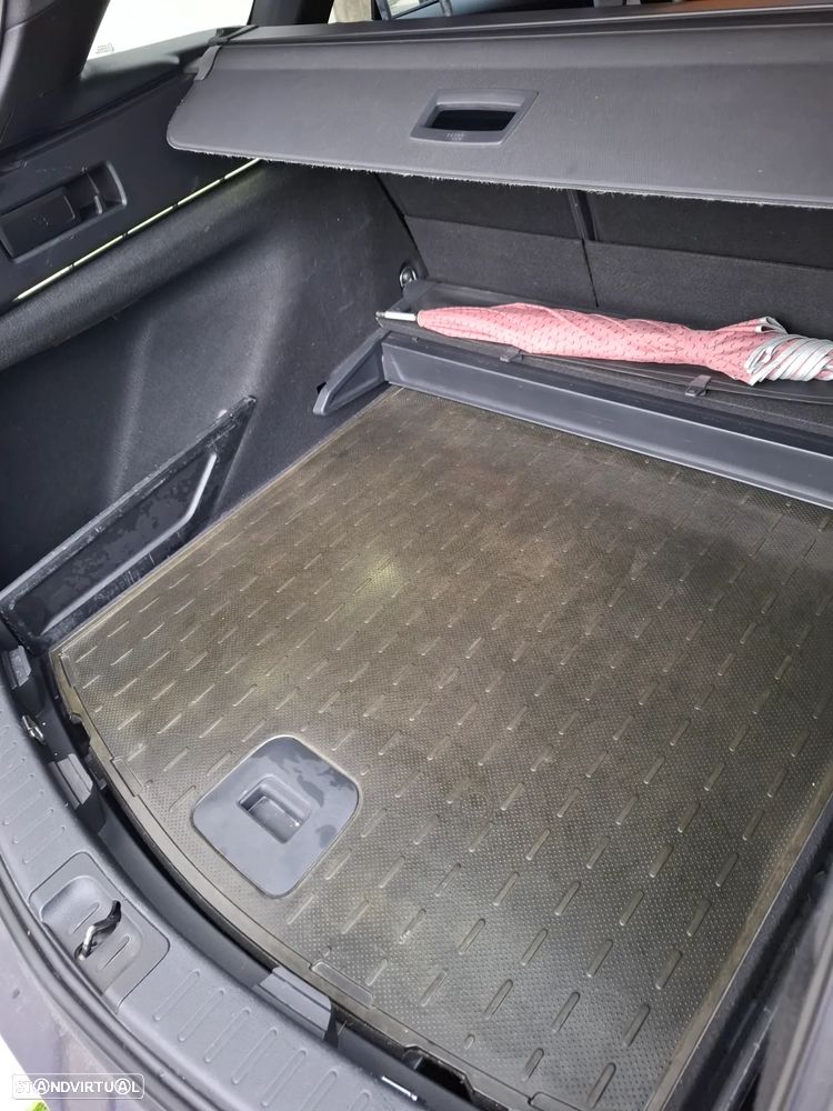 Toyota Corolla Touring Sports 1.8 Hybrid Comfort+P.Sport - 34