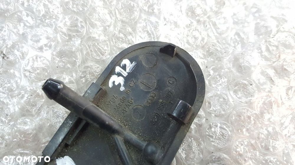 DYSZA SPRYSKIWACZA AUDI A4 B6 8E0955987 - 2