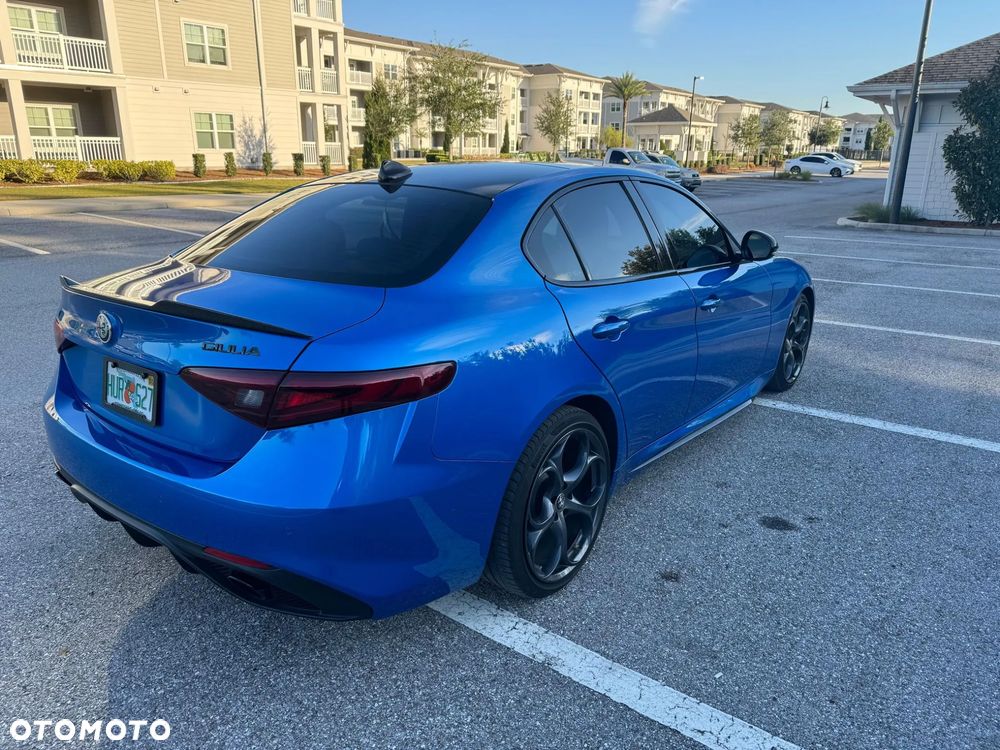 Alfa Romeo Giulia 2.0 Turbo 16V AT8-Q4 Veloce Ti - 5