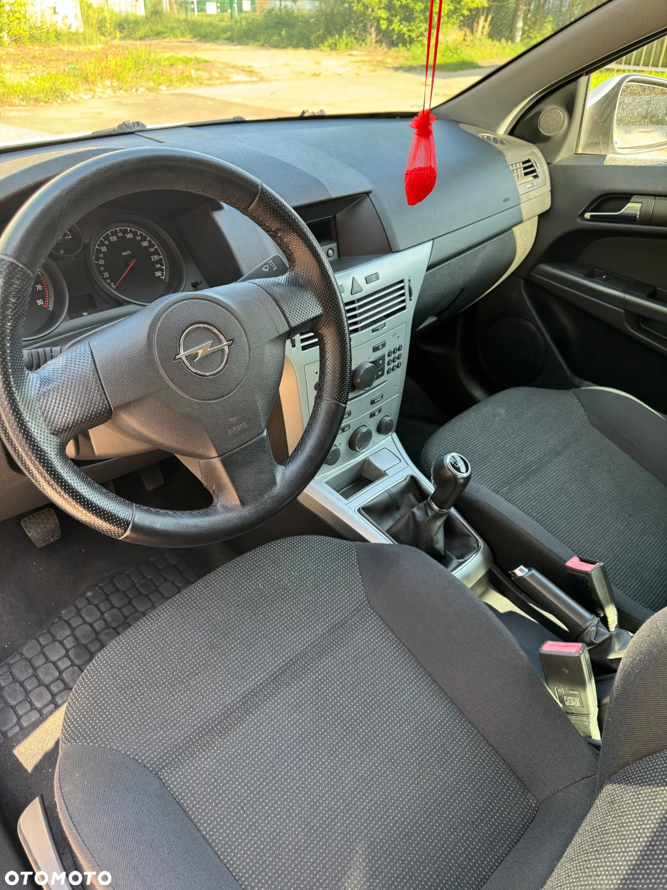 Opel Astra GTC 1.4 - 14