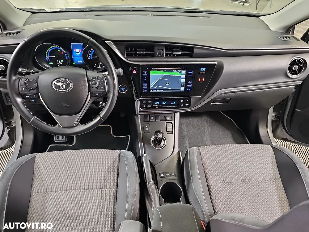 Toyota Auris - 10