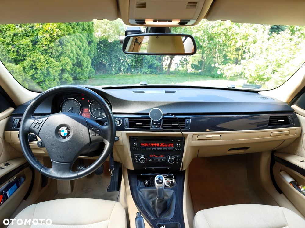 BMW Seria 3 325i - 3