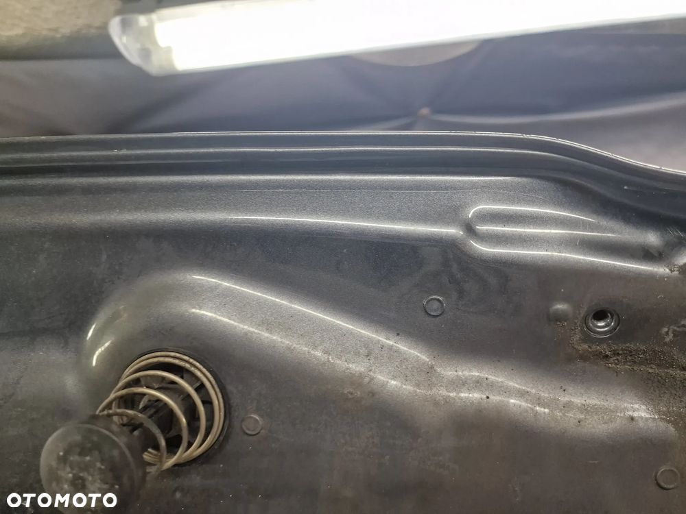 MERCEDES E-KLASSA W213 16- MASKA , NR 213204110001010 / A2138870203 , NR AUKCJI NM2 - 32