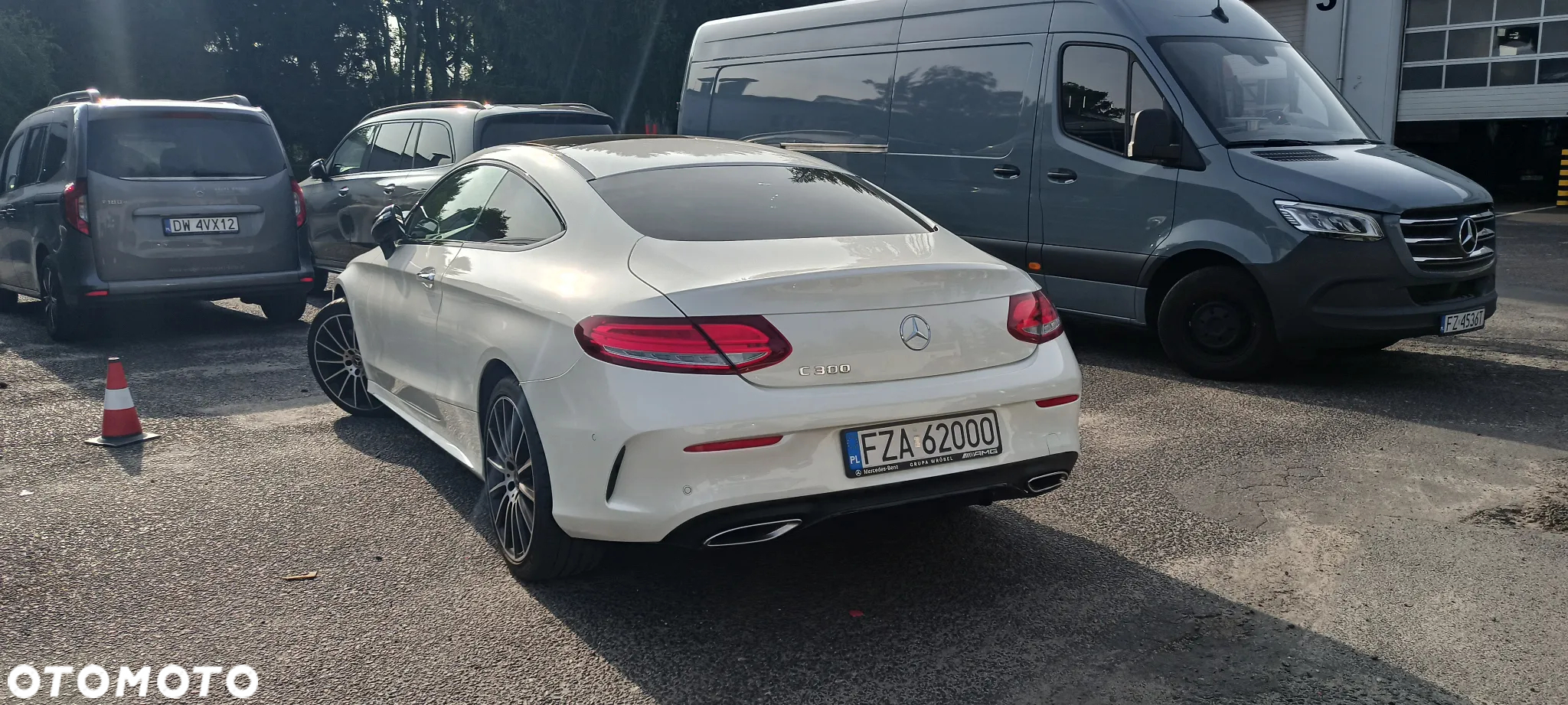 Mercedes-Benz Klasa C 300 9G-TRONIC - 2