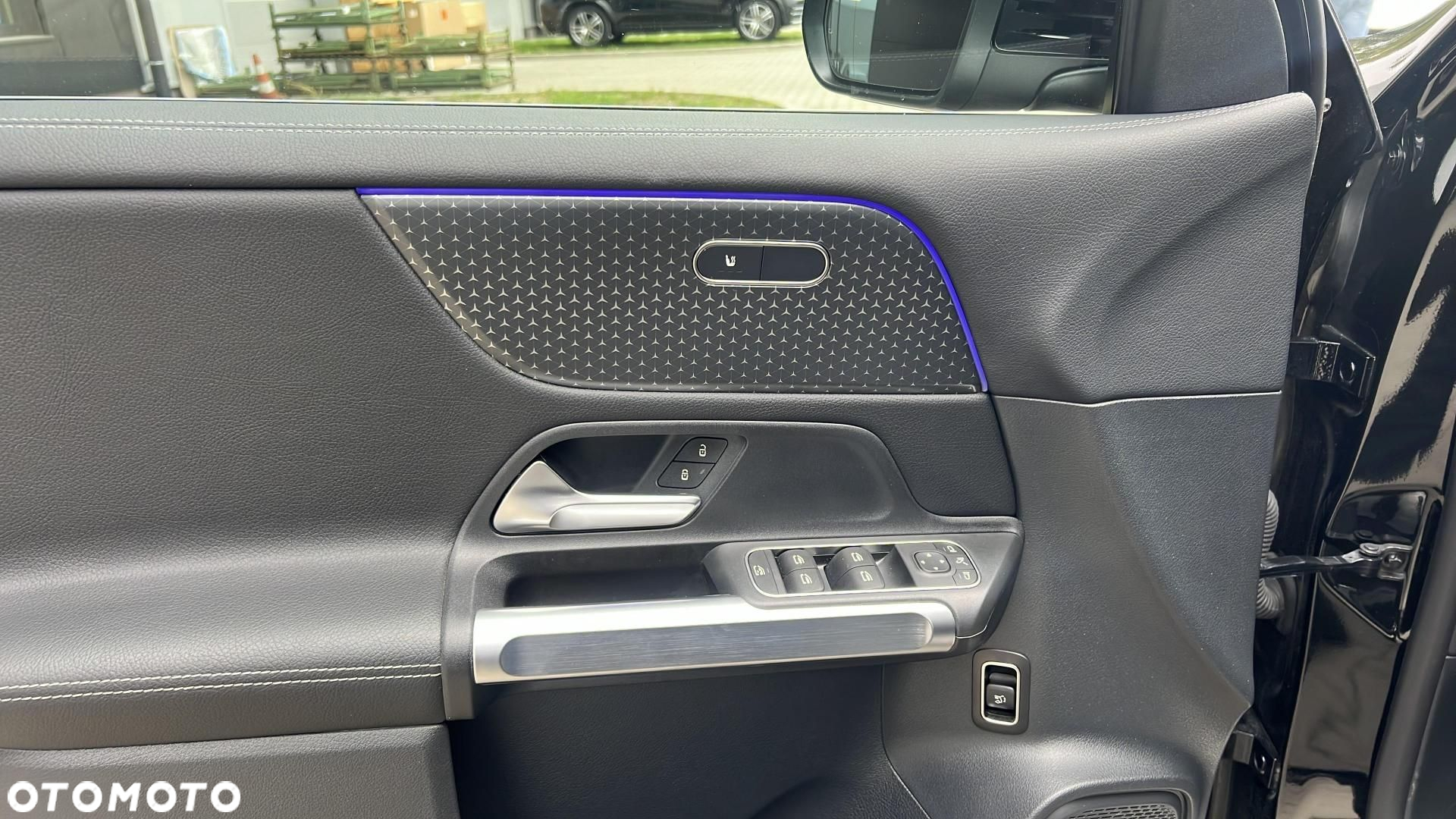 Mercedes-Benz GLB - 10