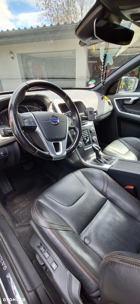 Volvo XC 60 T6 AWD Momentum - 3