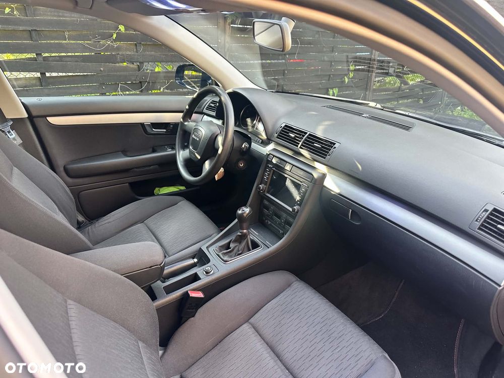 Audi A4 Limousine - 11