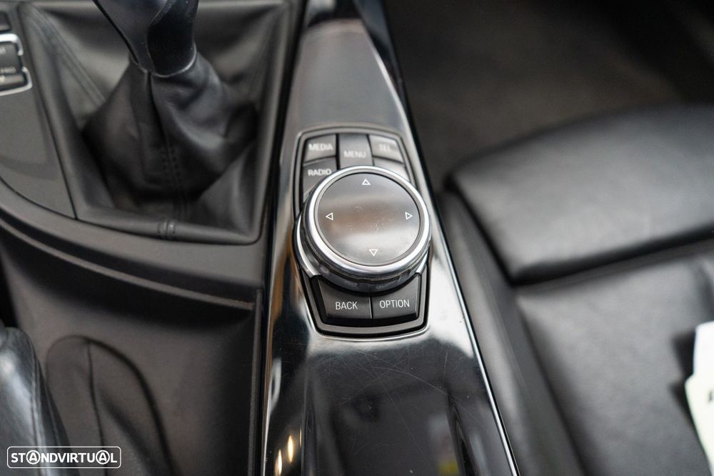 BMW 320 d ED Line Sport - 21