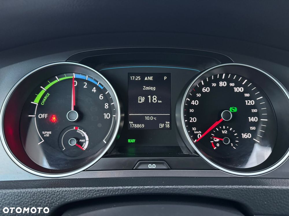 Volkswagen Golf e-Golf - 21