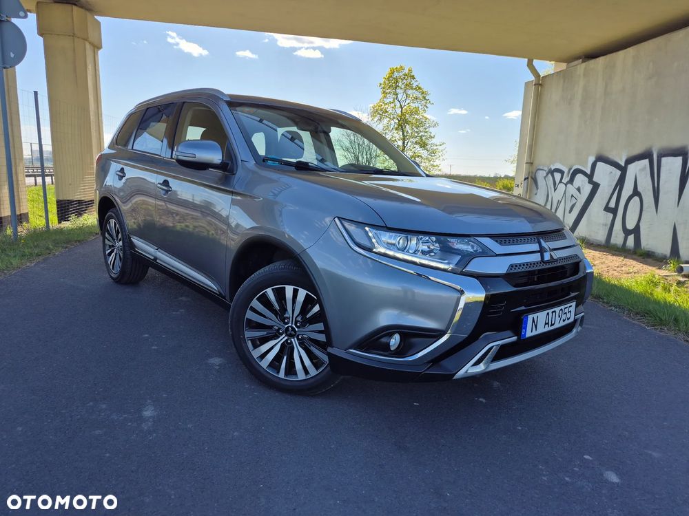 Mitsubishi Outlander - 1