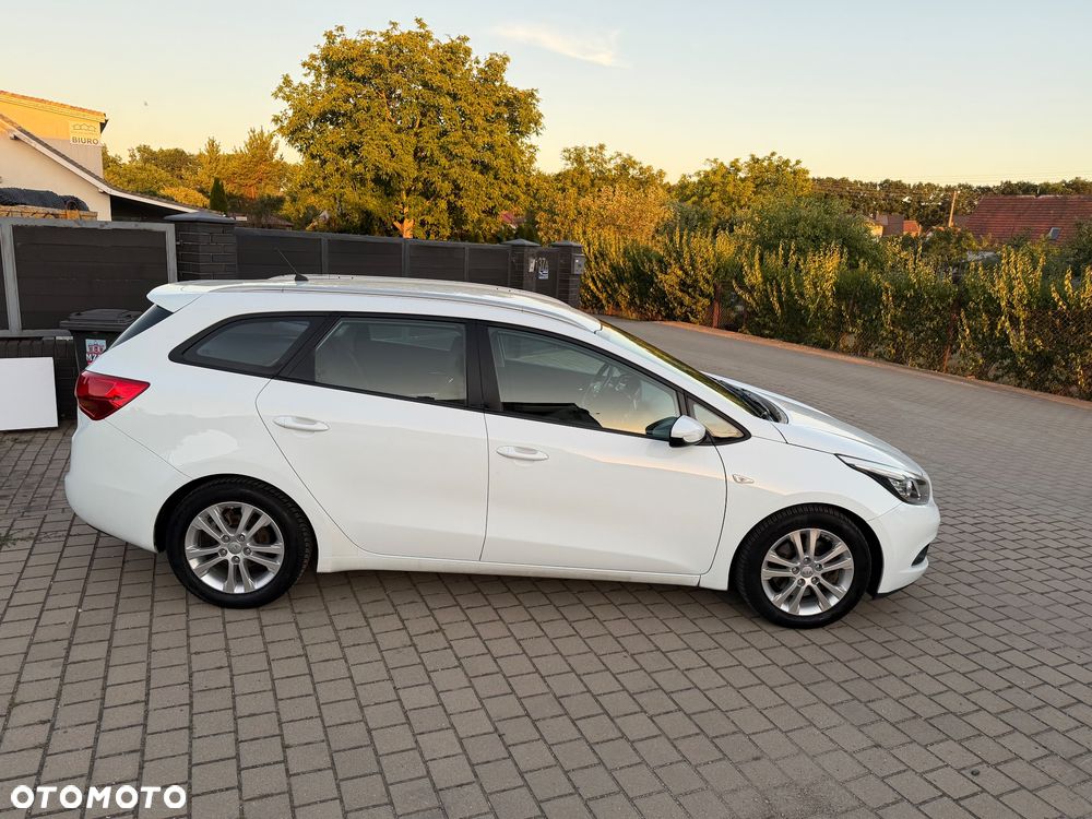 Kia Ceed 1.6 CRDi 136 ISG Edition 7 - 4