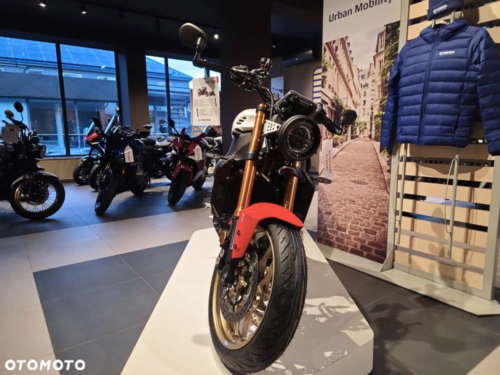 Yamaha XSR - 12
